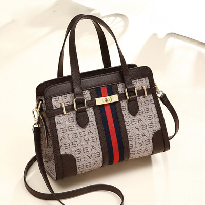 

Love sea Korean sea female bag printing fashion shoulder bag female wild portable Messenger bag coffee