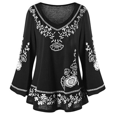 

Plus Size Monochrome Floral Flare Sleeve Top