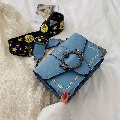 

Summer new French small bag female 2019 new fashion retro wild wide shoulder strap shoulder slung small square bag