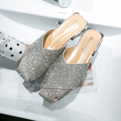 

Rhinestone slippers 2019 summer new European station Baotou rough with lazy students Joker out half drag holiday shoes