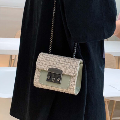 

Texture bag women 2019 summer new fashion contrast small square bag Joker lock chain shoulder Messenger bag
