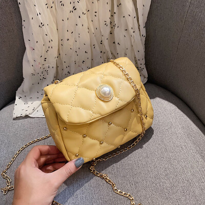 

Casual simple wild Messenger bag female 2019 new Korean version of the stylish rhombic chain bag personalized rivet shoulder bag