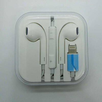 

Wired Bluetooth Earphones With Lightning Plug And Mic
