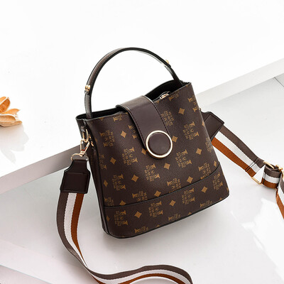 

Summer womens new recreational bucket bag temperament wide shoulder strap inclined handbag simple trend