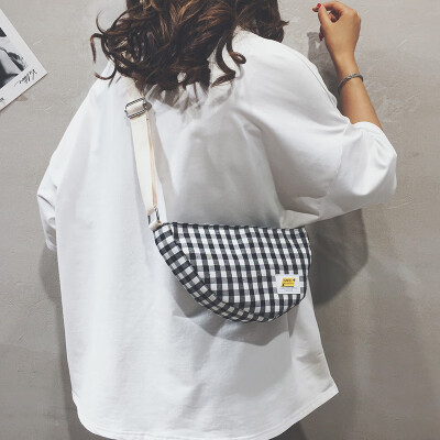 

Small fresh Sen girl slung bag female 2019 new Korean version of the wild plaid pattern Harajuku shoulder canvas bag