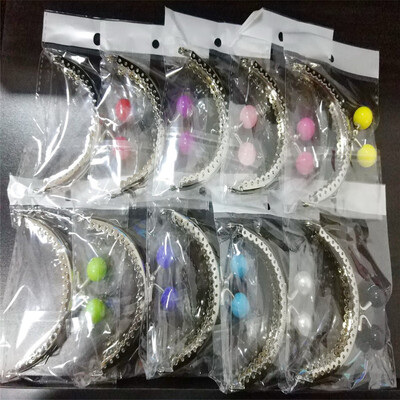 

PH PANDAHALL 10 Pcs Platinum Kiss Clasp Locks For Bags with Round Acrylic Beads