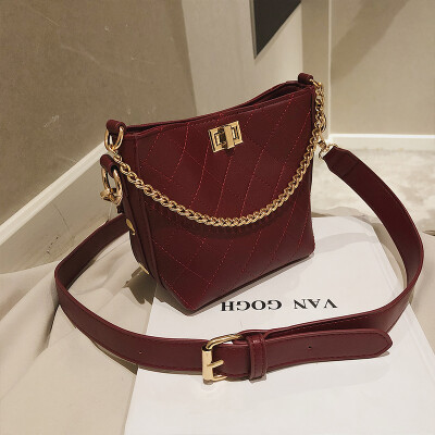 

Senior sense small bag female 2019 new wave rhombic embroidered line hand bag shoulder bag fashion texture diagonal bucket bag