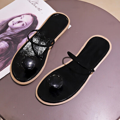 

Slipper women 2019 summer new wear ins Joker flat-bottomed sandals fashion net red clip feet beach shoes tide