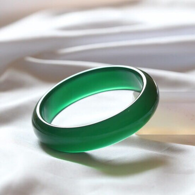 

Fashion green fresh agate bracelet ladies hand jewelry
