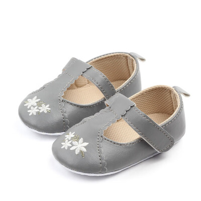 

Autumn Baby Girl cute leather crib shoes Floral Embroidery Design Sneakers Soft Soled First Walkers
