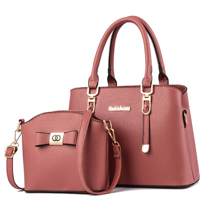 

A womans handbag is simple in the atmosphere A hundred shoulder bags are slanted with a mothers bag