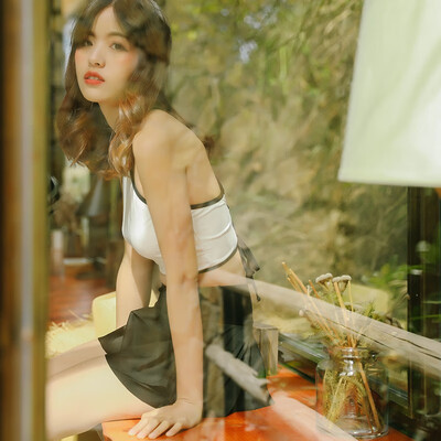 

Split swimsuit female sense back small chest steel plate gather two sets 2018 summer new seaside vacation swimsuit