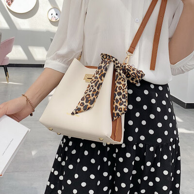 

Net red small bag female bag 2019 new summer small fresh silk scarf bucket bag wild ins fashion crossbody bag