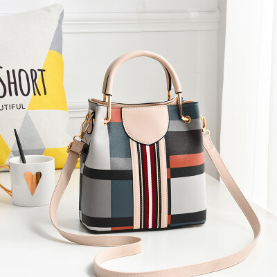 

In summer the new lady Korean version of the single shoulder slant bag fashion 100 lap handbag bucket bag