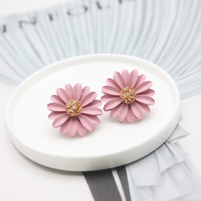 

2019 design fashion brand jewelry metal stud earrings for women elegant big daisy flower earrings girl