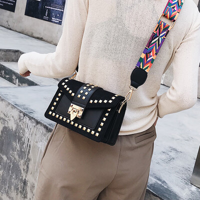 

Qiao Bani 2018 new Korean fashion trend Scrub one shoulder diagonal small square bag simple wild female bag wholesale