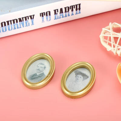 

Greensen 2PcsSet doll house Miniature Oval Frame Picture Photo Dollhouse DIY Accessories