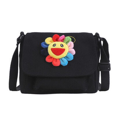 

One-shoulder bags for students in Harbour Wind Street ins Japan