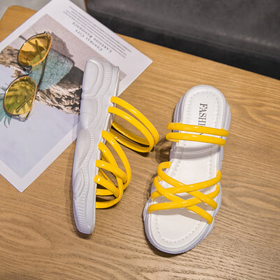 

Two wear net red gladiator sandals women 2019 summer new Korean student bear flat Joker Sandals women slippers