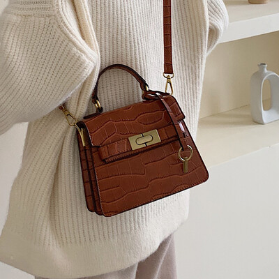 

Small bag female 2019 autumn new retro crocodile pattern handbag Korean version of the wild shoulder Messenger bag Kelly bag