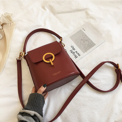 

Chic retro wild bag female 2019 new Korean fashion single shoulder texture casual portable slung bucket bag