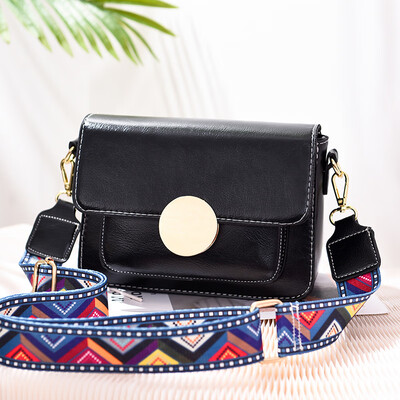 

2019 spring&summer new womens bag Korean version of the fashion simple small square bag cool shoulder shoulder Messenger bag cross-border