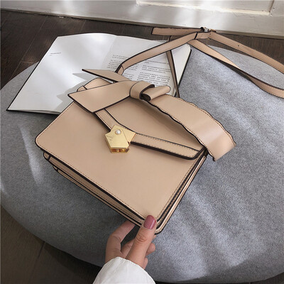 

Qiao Bani 2019 new South Korea ins fashion solid color wide shoulder straps shoulder shoulder diagonal trend female bag