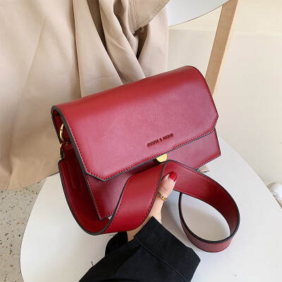 

On the new texture foreign gas bag women 2019 new tide Korean chain messenger bag simple temperament single shoulder small square