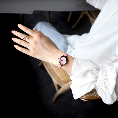

Northern European trendy student ins temperament Han Feng literary retro small dial Chichundred small simple watch girl