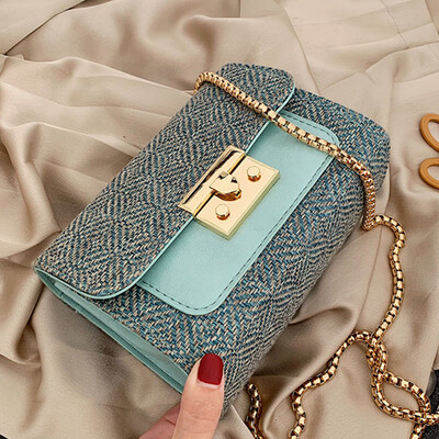 

The Korean version of the bag foreign style womens bag 2019 new autumn Joker Messenger bag womens fashion texture small square b