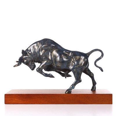 

Green Vigorous Bull Bronze Sculpture Full of Momentum Strength Animal Sculpture Bull