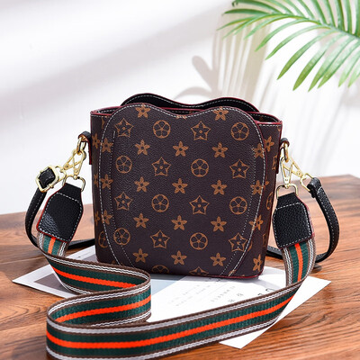 

Net red packets womens new summer love-shaped simple messenger bag shoulder bag Korean style texture ins