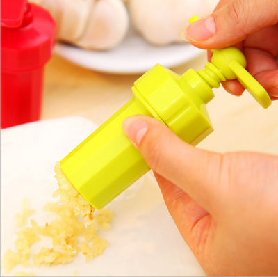 

Plastic garlic puree kitchen hand pressing garlic small tool multifunctional garlic peeling device garlic rammer