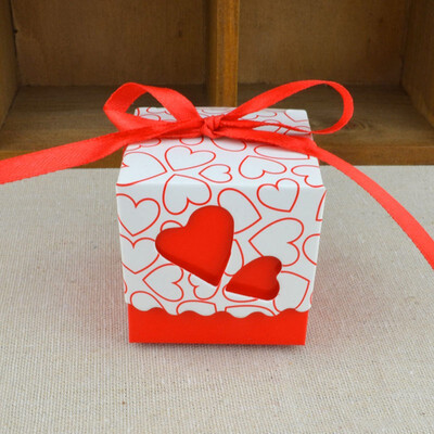 

FUNNYBUNNY Wedding Bridal Favor Gift Candy Boxes Case Hollow Heart Shape Wrap Boxs Bag with Ribbon Party Table Decor KitTreatBox