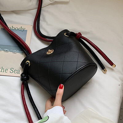 

The new woman 2019 summer new style feels ringge bucket bag fashion one shoulder bag slanted small bag