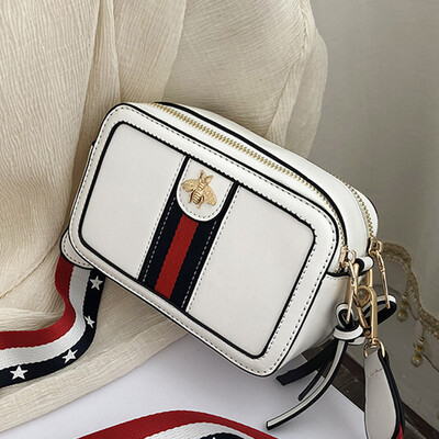 

On the new female 2019 summer new wave Korean version of Joker shoulder bag fashion contrast wide shoulder strap Messenger bag