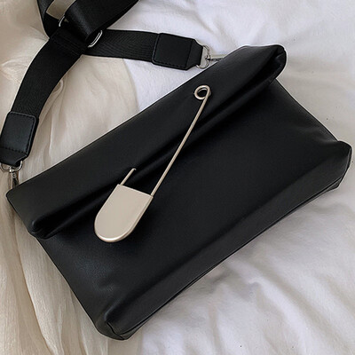 

2019 Xinhan version needle oblique satchel womens horizontal square single shoulder woman leisure large capacity small square bag