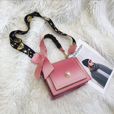

Bag female 2019 new wave Korean fashion wild casual texture rivet wide shoulder strap shoulder slung small square bag