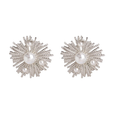 

JURAN 3 colors 2019 hot metal flower pearl statement stud earrings for women vintage earrings wedding party jewelry wholesale