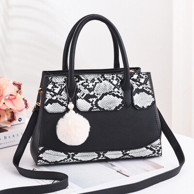 

2019 new womens handbags Europe&the United States big bag PU leather fashion trend shoulder bag handbag