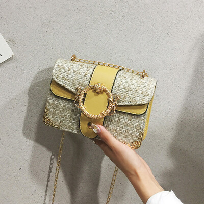 

Fashion wild personality shoulder bag Sen temperament chain Messenger bag female 2019 new simple contrast color woven bag