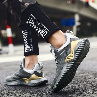 

Winter mens shoes travel leisure sports running shoes mens trend shoes plus velvet warm cotton shoes mens large size tide