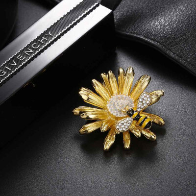 

Brooch Pins Fashion Sweet Daisy Bee Brooch Chrysanthemum Pin Brooch Coat Accessories