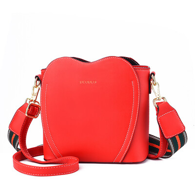 

Bau Bao Nus Summer Fresh Heart-shaped Simple Oblique Bag One Shoulder Korean Version Baitaoyang Temperament Sense ins