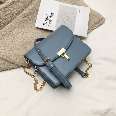 

Hong Kong style retro texture bag female 2019 new Korean version of the wild single shoulder slung portable fashion chain small square bag