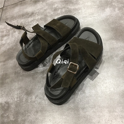 

2019 summer sandals female hasp flat-bottomed breathable student fashion Joker wear beach shoes