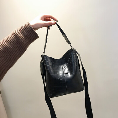 

Tailored Womens Fashion Alligator Hasp Pure-Colour Retro Shoulder Bag Bucket Bag