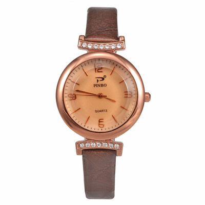 

Casual Women Watches Rhinestone Scale Dial Ladies Quartz Wristwatch Elegant Leather Strap Sport Clock Gift Montre Femme