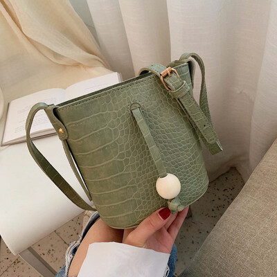 

Textured crocodile pattern small bag foreign gas handbag new fashion pop bucket bag shoulder Messenger bag