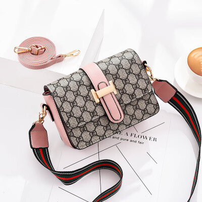 

Single shoulder bag female summer tide Korean fashion simple small square bag Joker casual slung bag